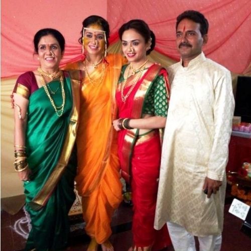 Amruta Khanvilkar with Family