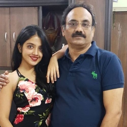 Khushi Dubey with Father