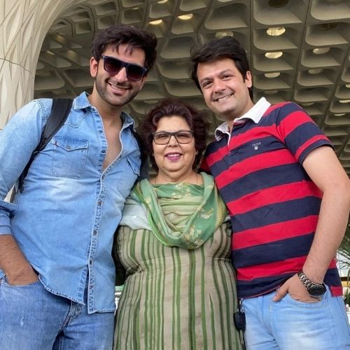 Nandish Singh Sandhu Mother and Brother