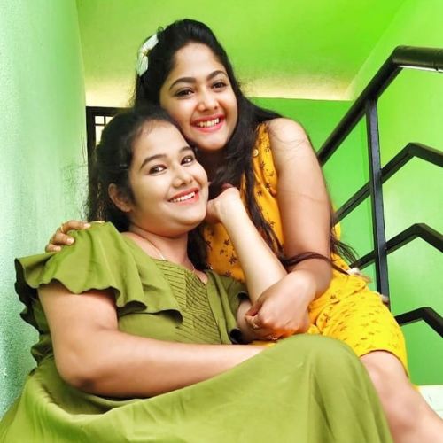 Aishwarya Ramsai with Sister