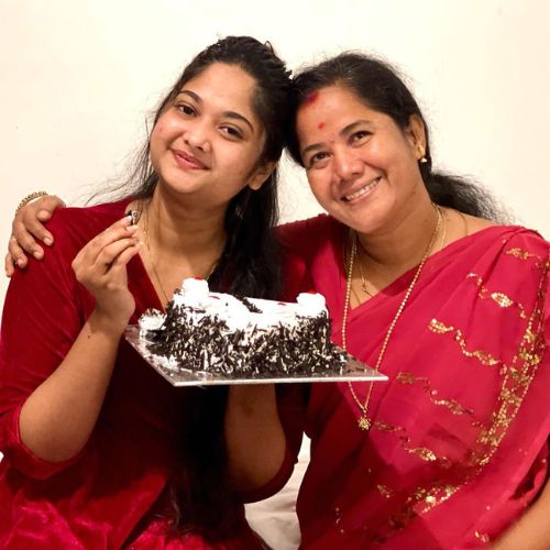 Aishwarya Ramsai with mother