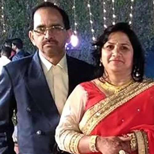 Anushka Kaushik Parents