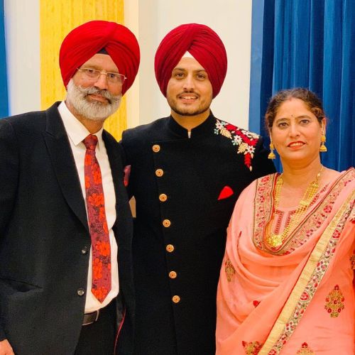 Gurnam Bhullar With His Father And Mother