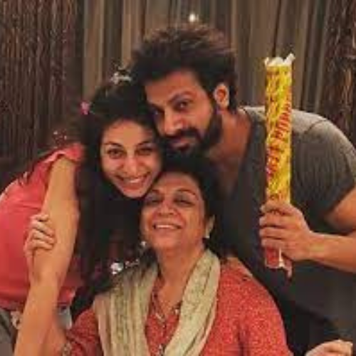 Karan Veer Mehra with his mother and sister