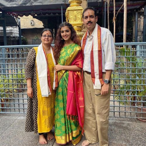 Malvika Sharma with Parents