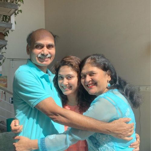 Manjari Fadnis with Parents