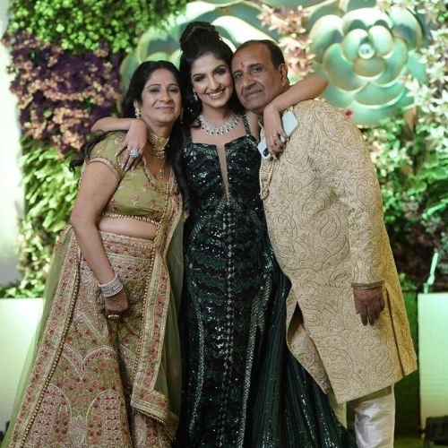 Rupali Jagga with Parents