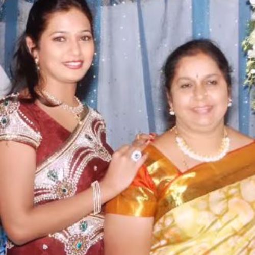 Chaitra Hallikeri with mother