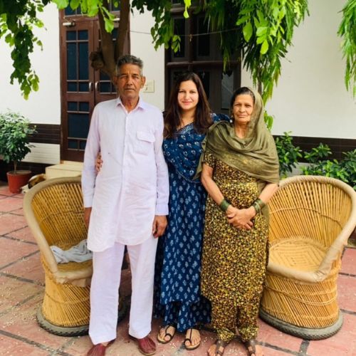 Sonali Phogat with Parents