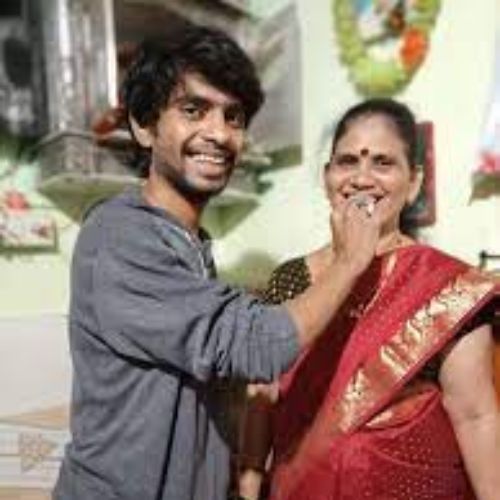 Prathamesh Parab with mother