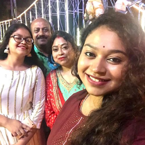 Sonakshi Kar with Family