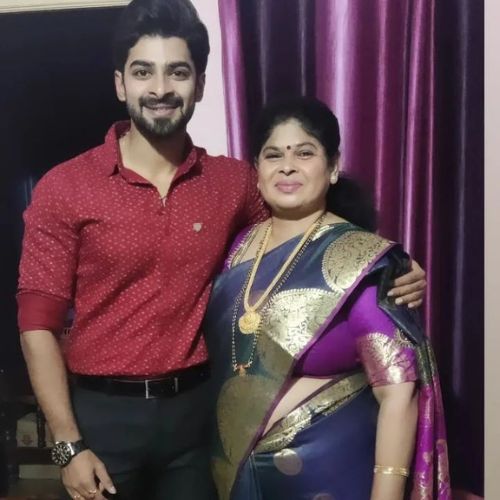 Dheekshith Shetty with Mother