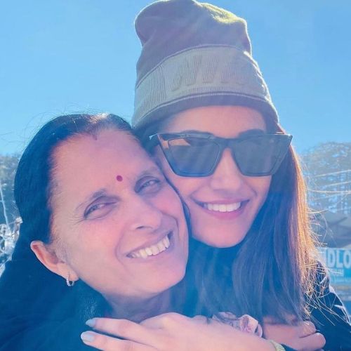 Ruhani Sharma with her Mother