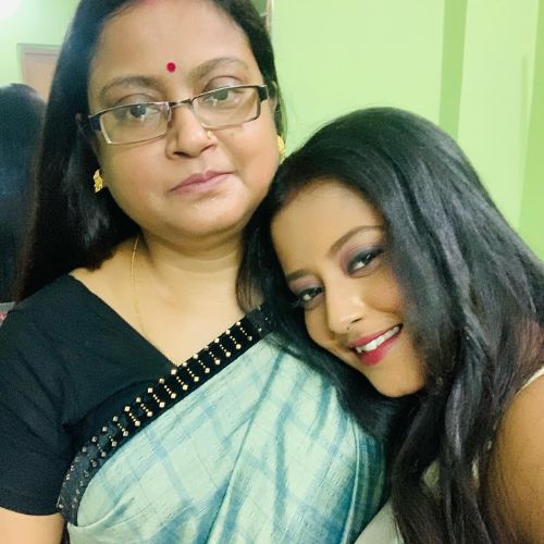Shruti Das with her mother