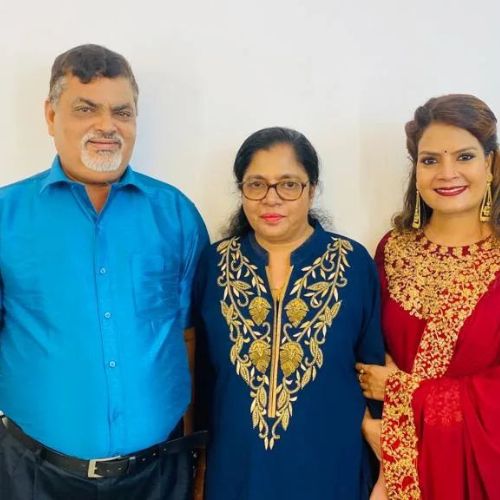 Subi Suresh with Parents