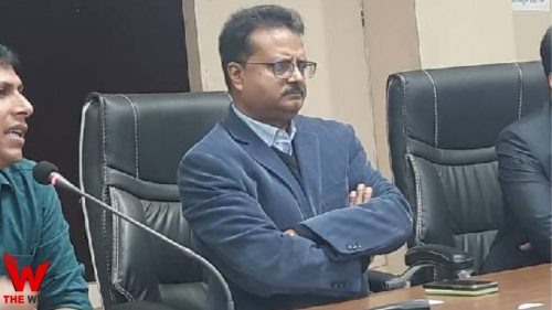 Manoj Pushp (IAS) Age, Wife, Family, Education, Biography and More