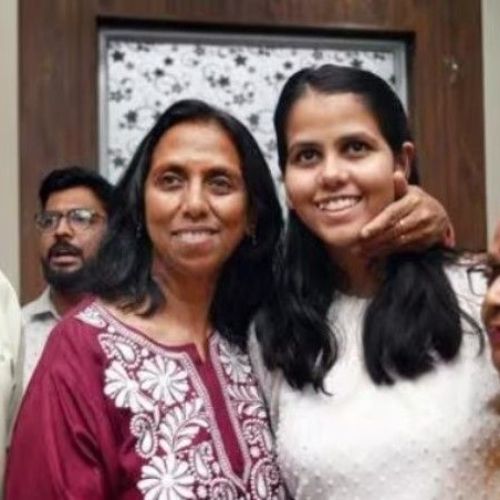 Ishita Kishore with mother