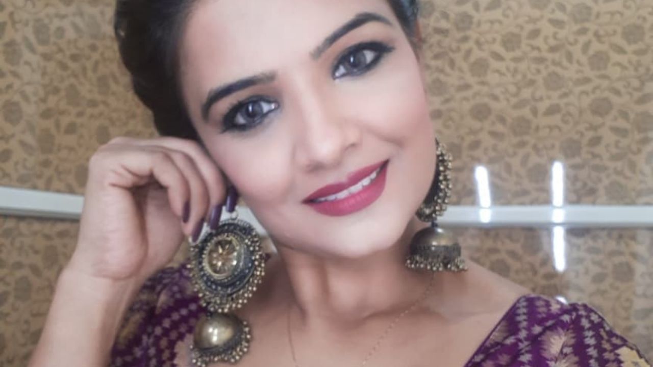 Ambar K Bedi (Actress)