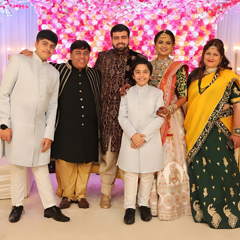 Harshil Thakkar with Family