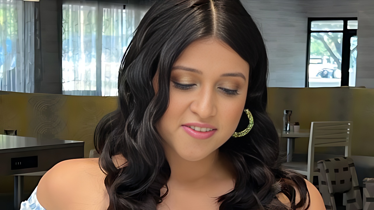 Mannara Chopra (Actress)