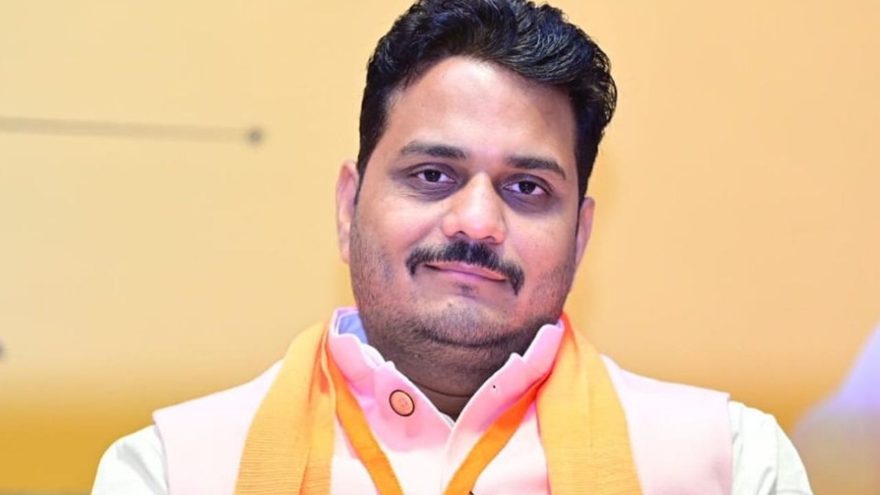 Vaibhav Pawar (Politician)